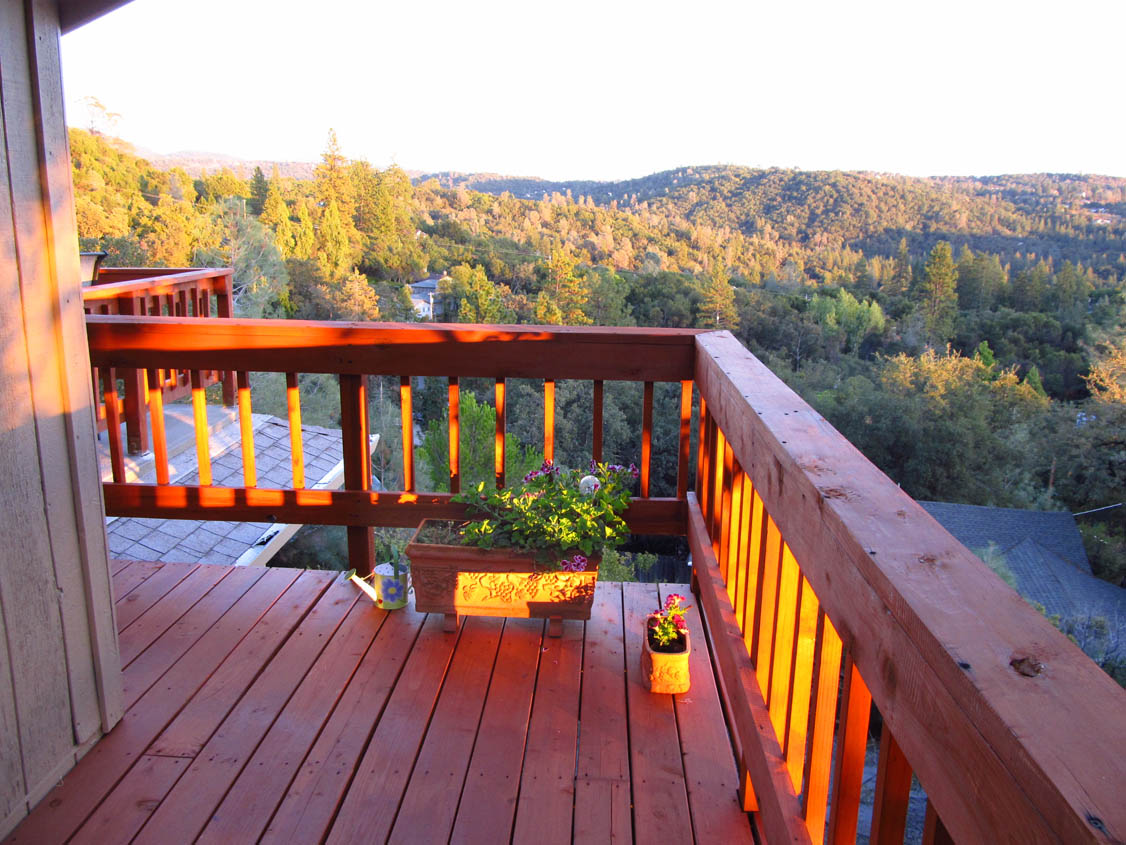 frontdoor_off deck